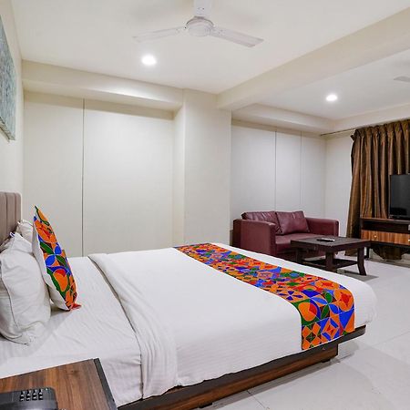 Fabhotel La Victoria - Galaxy Circle Bhatha Экстерьер фото