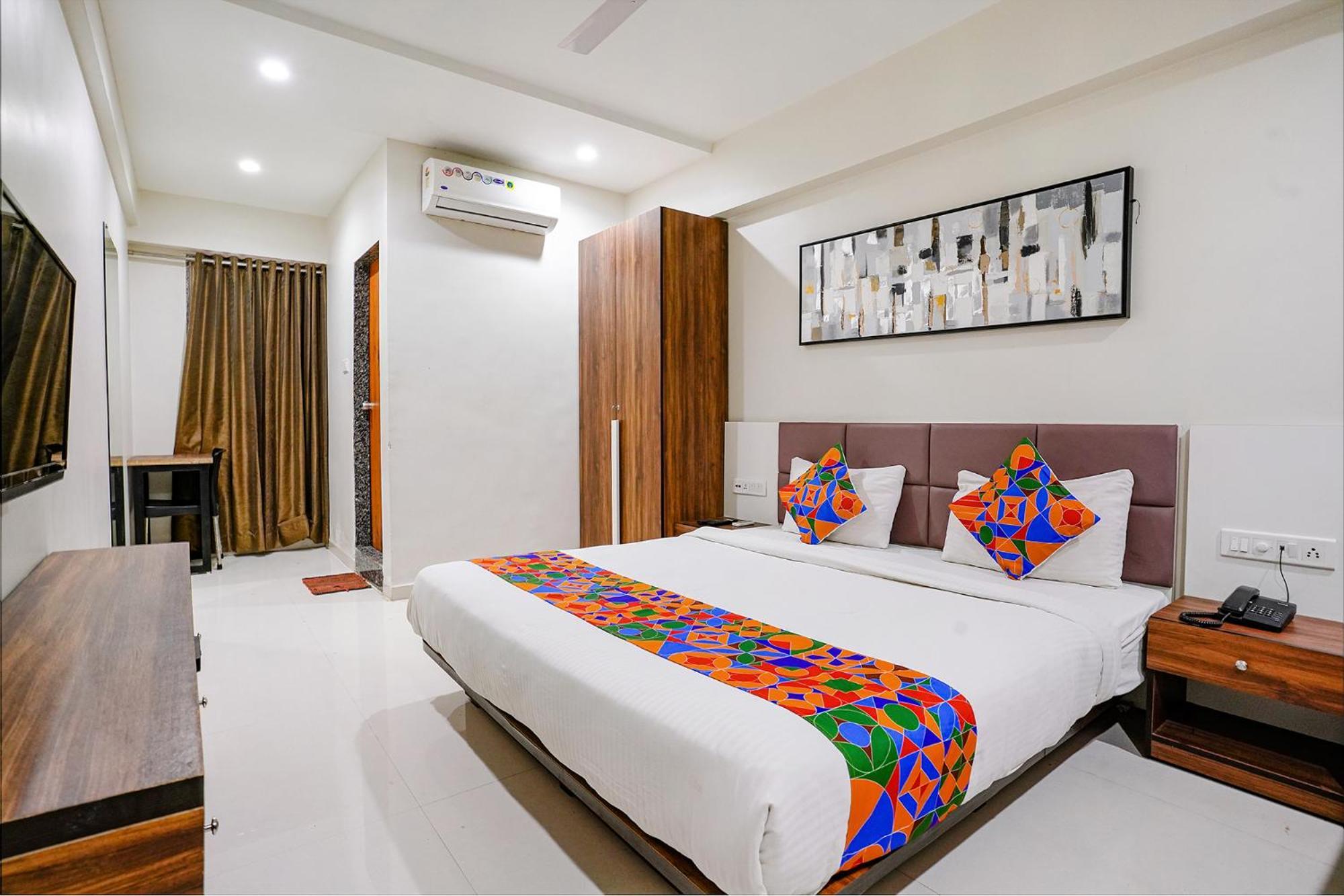 Fabhotel La Victoria - Galaxy Circle Bhatha Экстерьер фото
