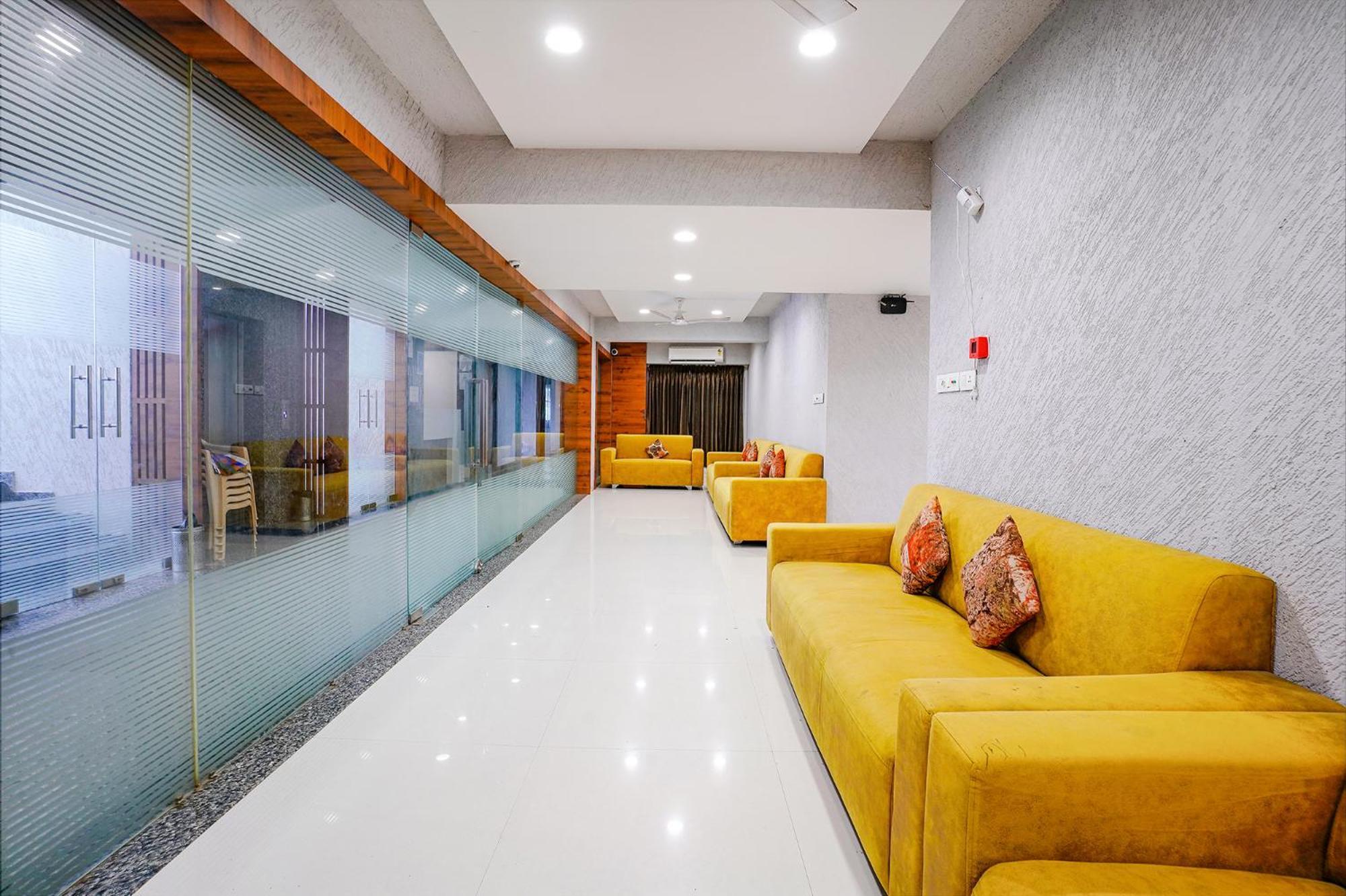 Fabhotel La Victoria - Galaxy Circle Bhatha Экстерьер фото